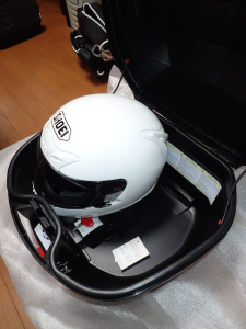 SHOEI X-9が入ります